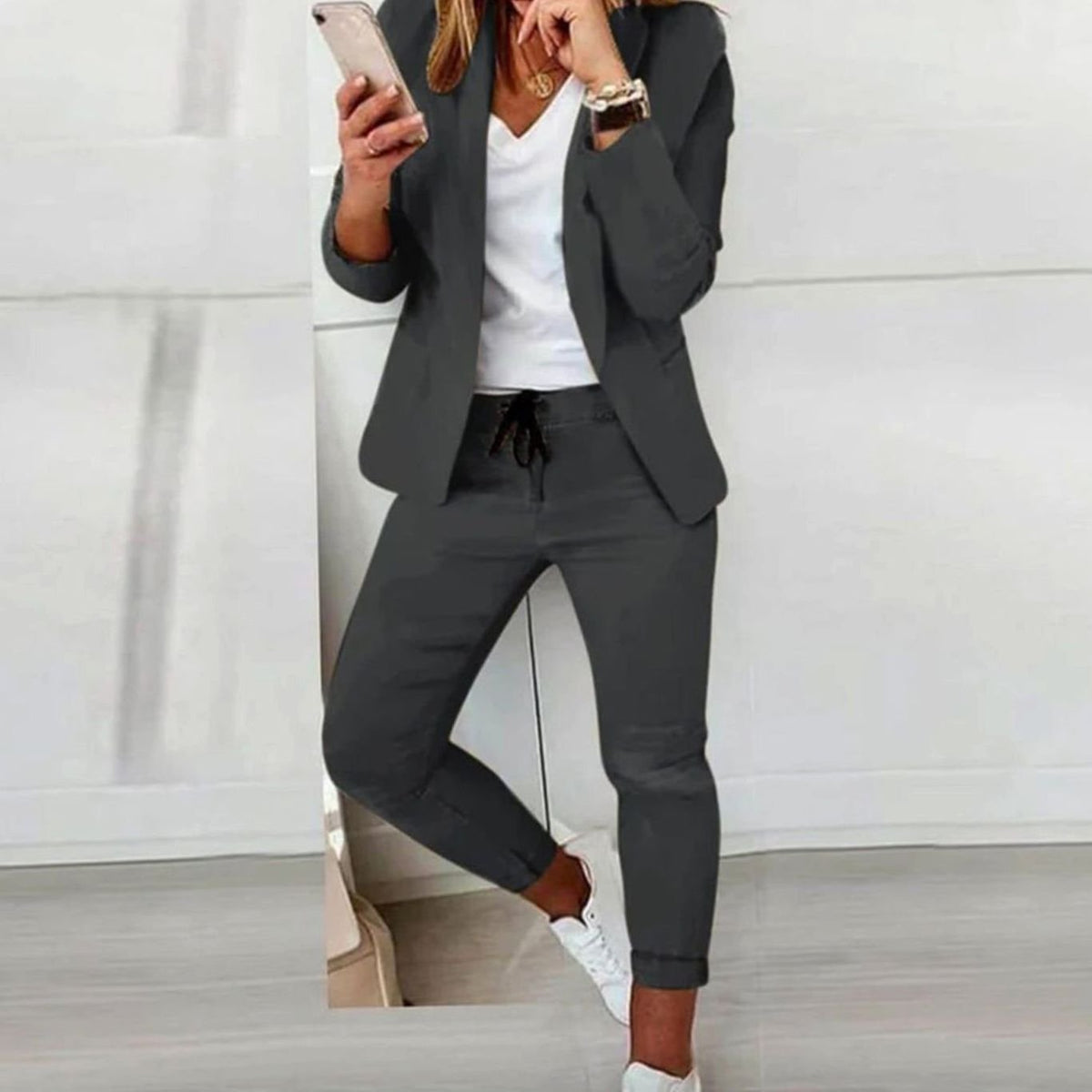 Hannah | Women's Blazer & Jogger Two-Piece Set