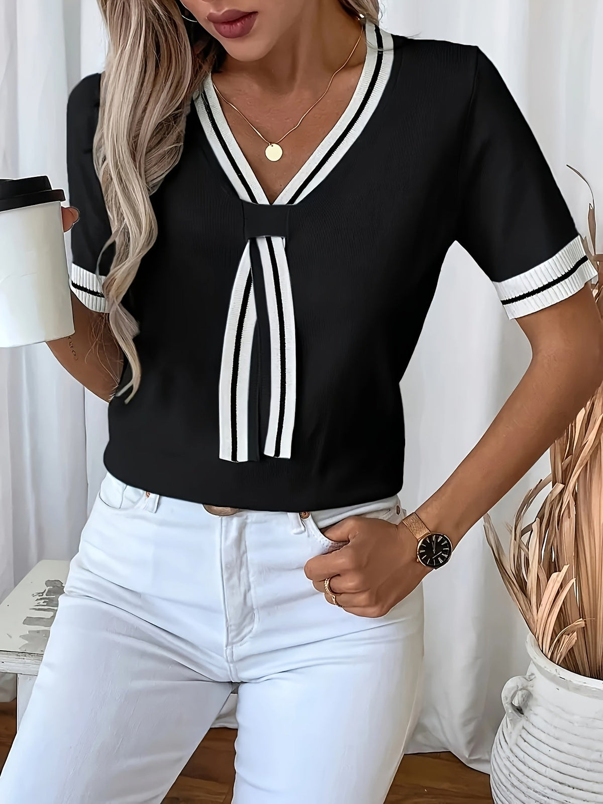 Meredith-Gwendolyn | Women's Contrast-Trim Knit V-Neck Tee