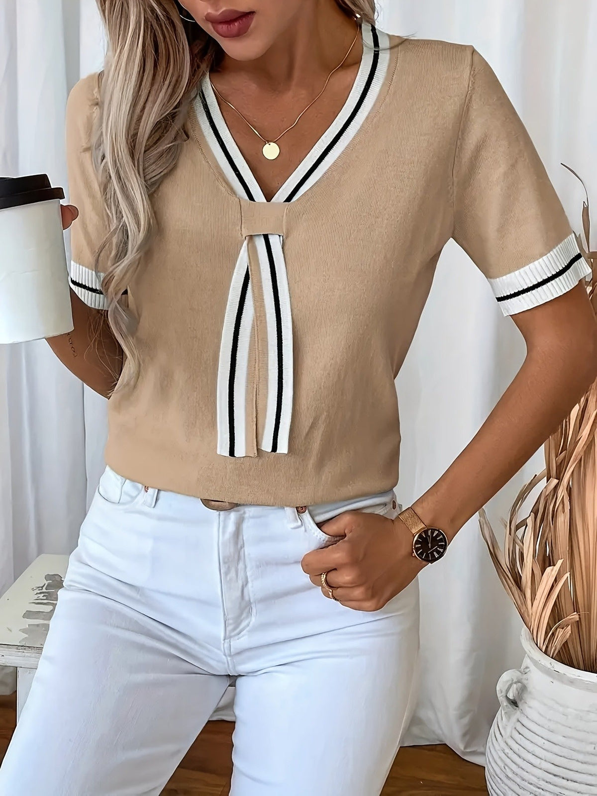 Meredith-Gwendolyn | Women's Contrast-Trim Knit V-Neck Tee